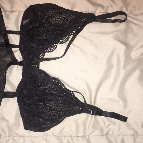 Lingerie - Picture 2 of 3